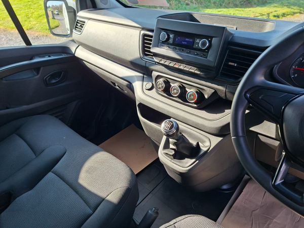 Nissan Primastar 221 LWB 2.0L...Price includes Vat 382954901