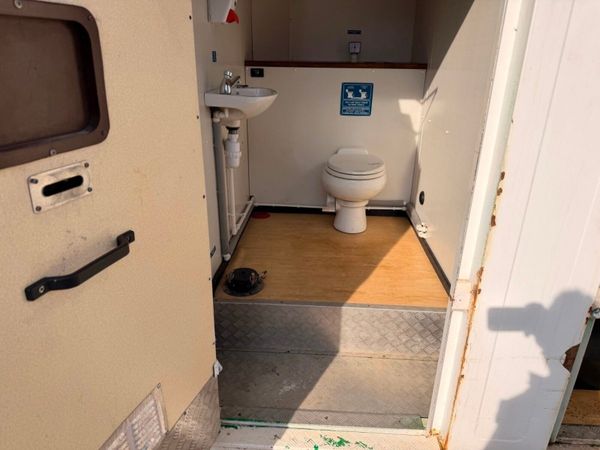 25 X 9 welfare cabin , toilet , canteen , generato 382964975