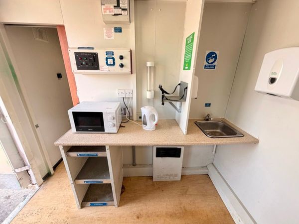 25 X 9 welfare cabin , toilet , canteen , generato 382965004