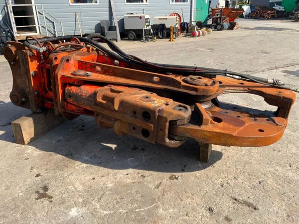 DEMOLITION SHEARS ATTACHMENT.....90 mm PINS. 382971246