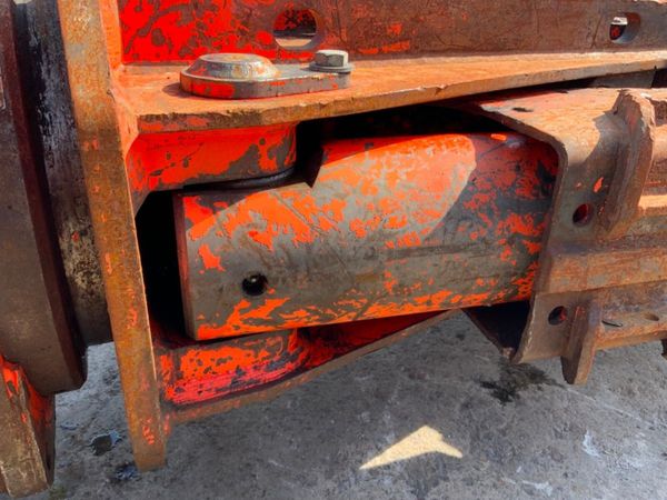 DEMOLITION SHEARS ATTACHMENT.....90 mm PINS. 382971270