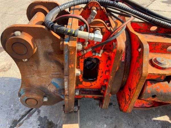 SCRAP METAL SHEARS ATTACHMENT....80mm PINS. 382971234