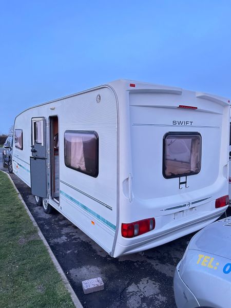 ✨BARGAIN SWIFT CONQUEROR 4 BERTH FIXED BED✨ 382977483