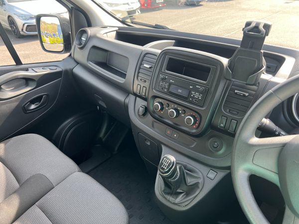 2020 (202) Renault Trafic B-Ness + Energy 2.0 DCI 383096675