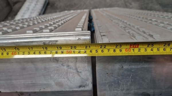 Alloy loading ramps 383243397