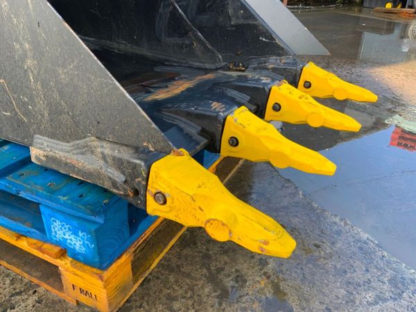 UNUSED 36" DIGGING BUCKET......80mm PINS.....7453. 383246167