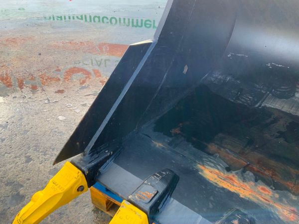 UNUSED 36" DIGGING BUCKET......80mm PINS.....7453. 383246171