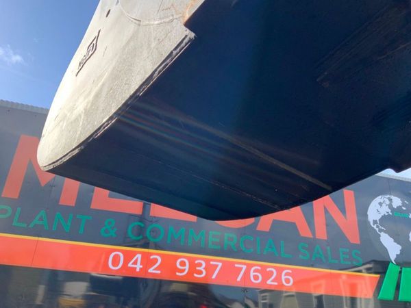 UNUSED 36" DIGGING BUCKET......80mm PINS.....7453. 383246175