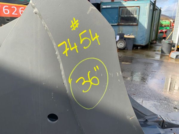 UNUSED 36" MILLER BUCKET.......80mm PINS......7454 383246186