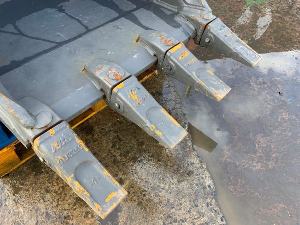 UNUSED 36" MILLER BUCKET.......80mm PINS......7454 383246193