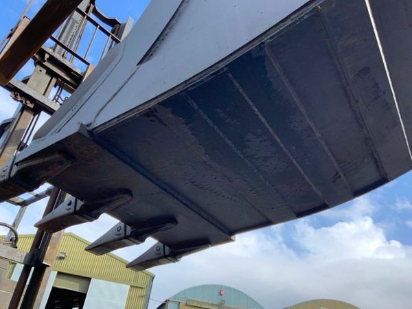 UNUSED 36" MILLER BUCKET.......80mm PINS......7454 383246196