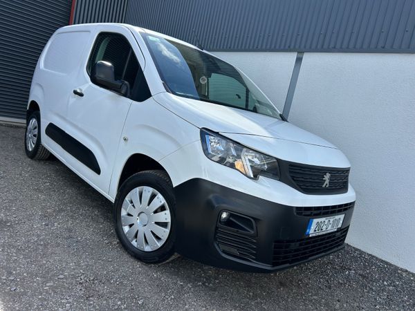 2020 Peugeot Partner 130km 383292752