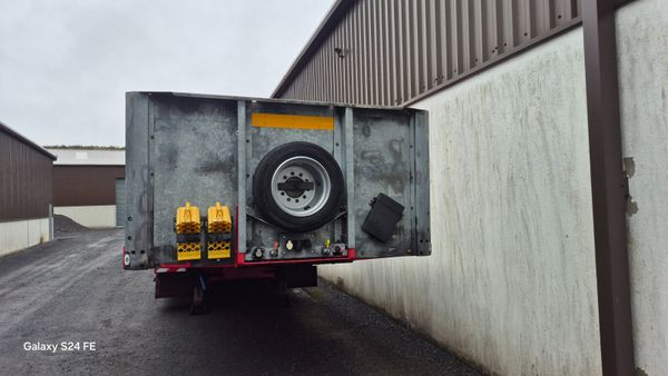 Max low ride trailer 383200272