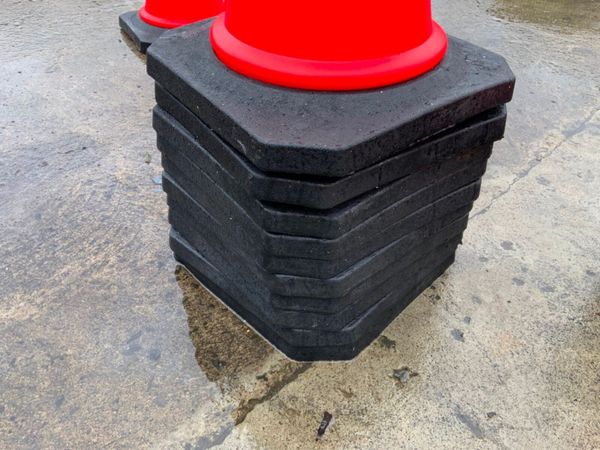 UNUSED 28" TRAFFIC SAFETY CONES.......478. 383221905