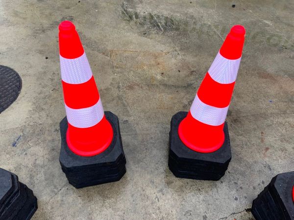 UNUSED 28" TRAFFIC SAFETY CONES.......478. 383221915