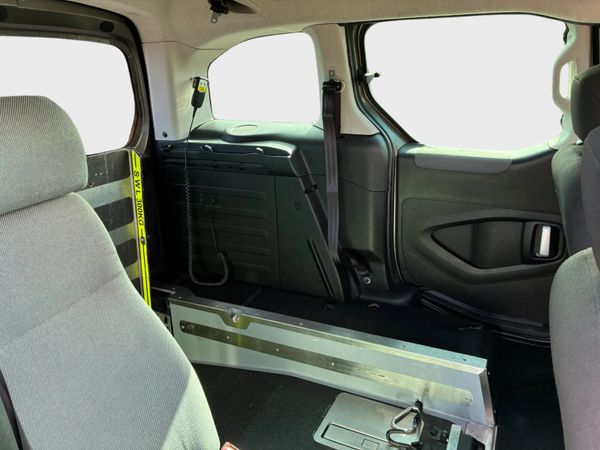 Peugeot Partner *wheelchair accessible* 383388207