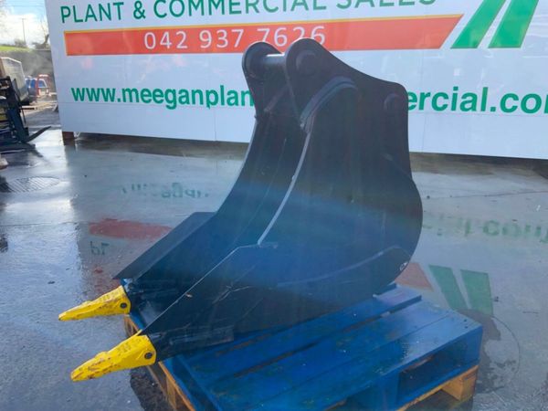 UNUSED 18" DIGGING BUCKET.....65mm PINS.....7484 383305488