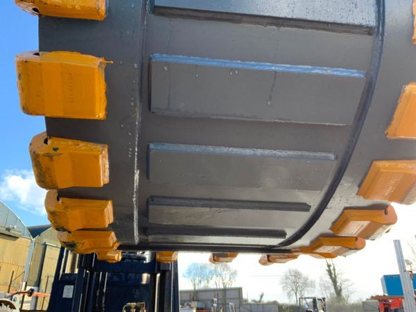 UNUSED 36" GEO XD BUCKET......80mm PINS.....7122. 383305560