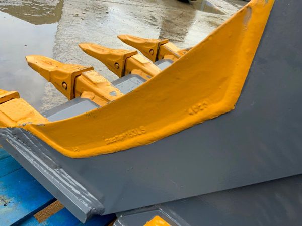 UNUSED 36" GEO XD BUCKET......80mm PINS.....7122. 383305530