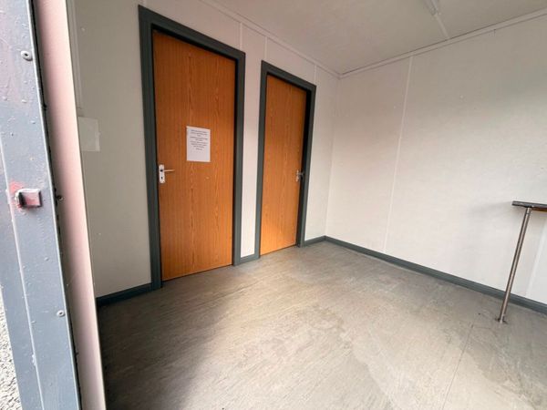 40 x 10 site office , kitchen + 2 separate toilets 383312244