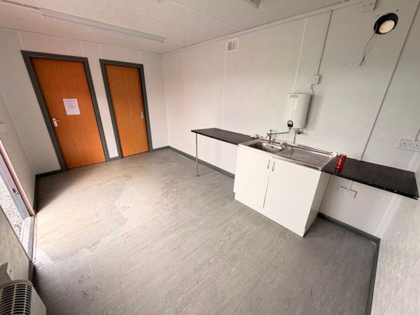 40 x 10 site office , kitchen + 2 separate toilets 383312254