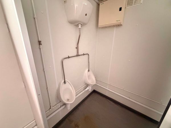 40 x 10 site office , kitchen + 2 separate toilets 383312274