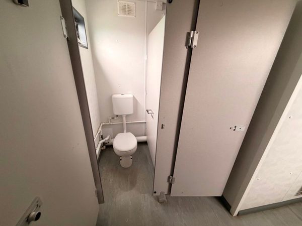 40 x 10 site office , kitchen + 2 separate toilets 383312280