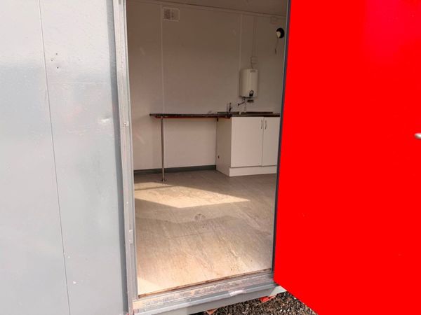 40 x 10 site office , kitchen + 2 separate toilets 383312223