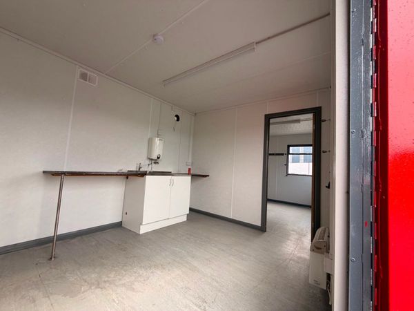 40 x 10 site office , kitchen + 2 separate toilets 383312236