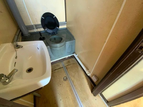 22ft WELFARE SITE OFFICE CONTAINER........849. 383330384