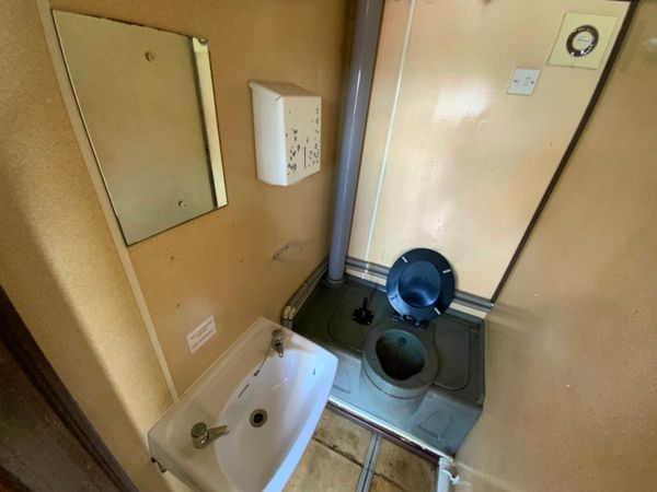 22ft WELFARE SITE OFFICE CONTAINER........849. 383330385