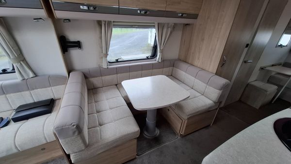 Elddis Avante 6 berth caravan 383443159