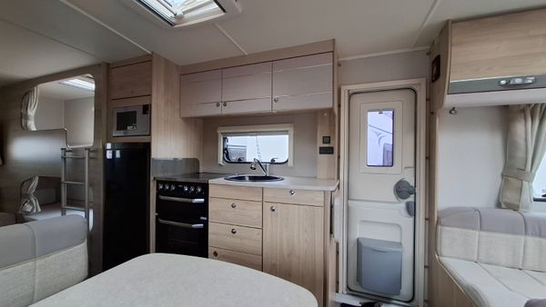 Elddis Avante 6 berth caravan 383443169