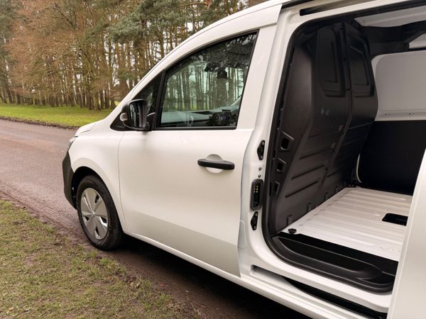 Nissan TOWNSTAR 2025 EV SWB Auto 383462676