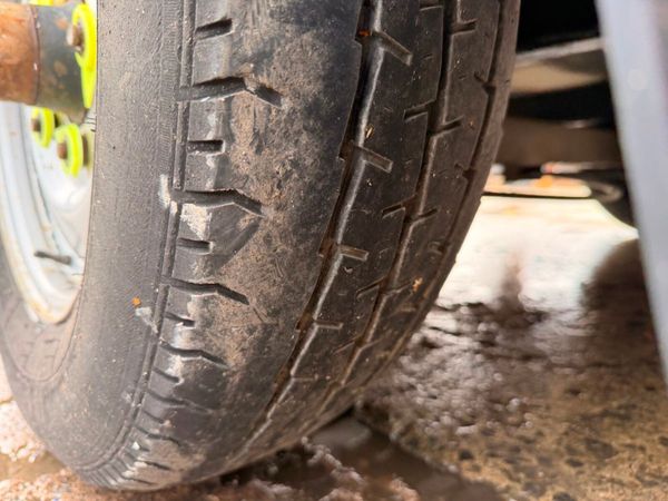 6 x 8 HAZLEWOOD BOX TRAILER ...641 383476142