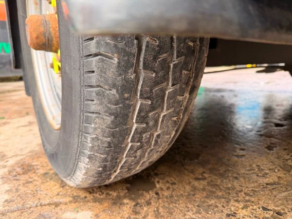 6 x 8 HAZLEWOOD BOX TRAILER ...641 383476122