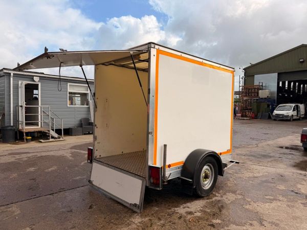 6 x 8 HAZLEWOOD BOX TRAILER ...641 383476126