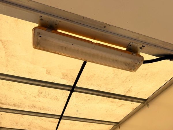 6 x 8 HAZLEWOOD BOX TRAILER ...641 383476133