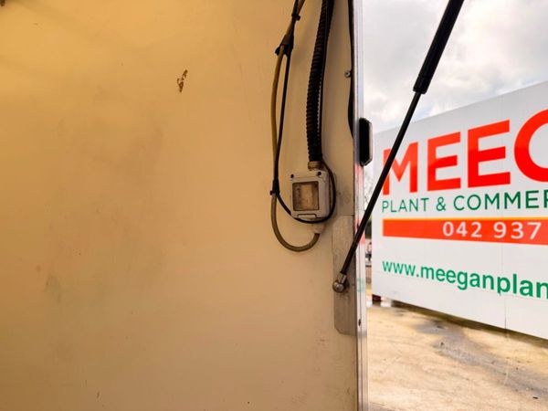 6 x 8 HAZLEWOOD BOX TRAILER ...641 383476135