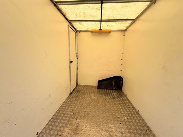 6 x 8 HAZLEWOOD BOX TRAILER ...641 383476138