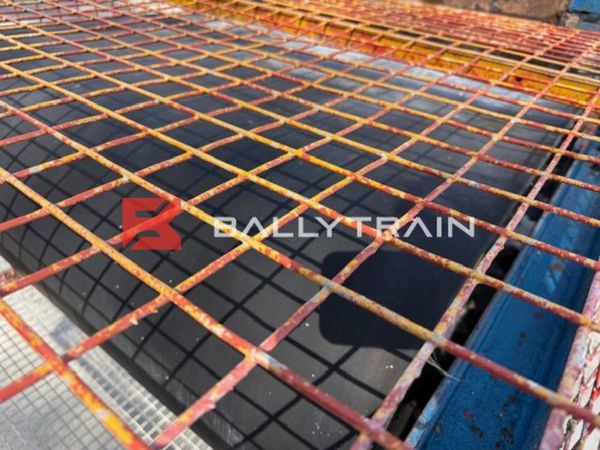 Aggregate Feed Hopper 383483540