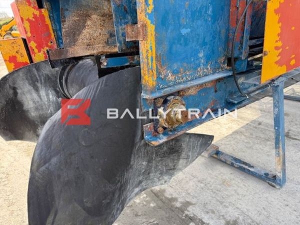 Aggregate Feed Hopper 383483542