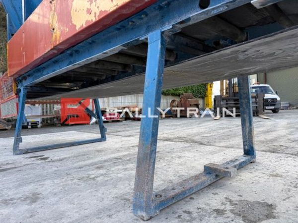 Aggregate Feed Hopper 383483549