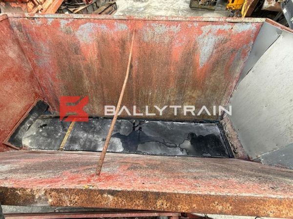 Aggregate Feed Hopper 383483557