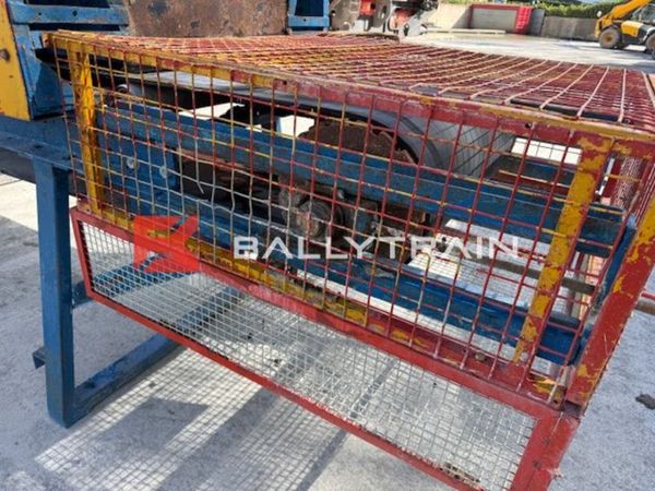 Aggregate Feed Hopper 383483534