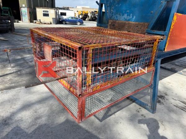 Aggregate Feed Hopper 383483538