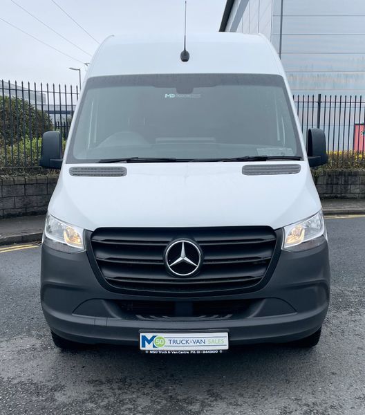 2023 Sprinter 315/43 with Air Con  Straight Deal 383432003