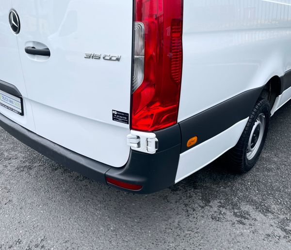 2023 Sprinter 315/43 with Air Con  Straight Deal 383432010