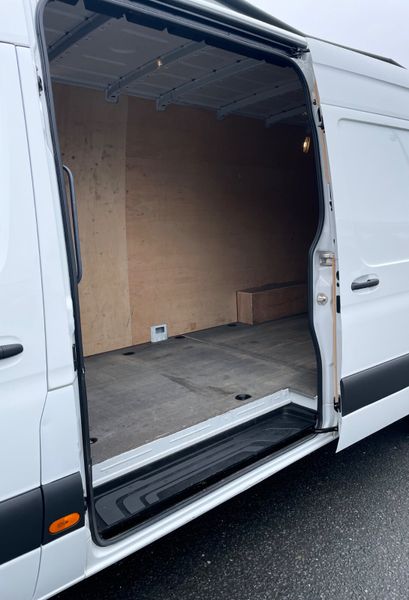 2023 Sprinter 315/43 with Air Con  Straight Deal 383432011