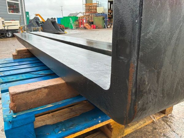 UNUSED 3200mm SLIDING CARRIAGE FORKS2068. 383432814